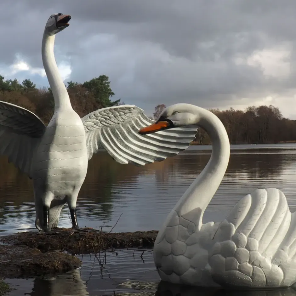 Statues & Sculptures Swans^Grand Pair of Swans Antique White Metal Garden Statues